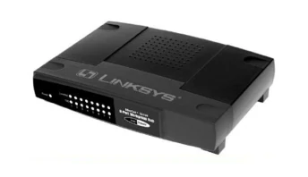 ภาพถ่ายฮับของบริษัท Linksys เป็นกล่องพลาสติกสีดำทรงเตี้ย ด้านหน้ามีแถวไฟ LED บอกสถานะของแต่ละพอร์ต