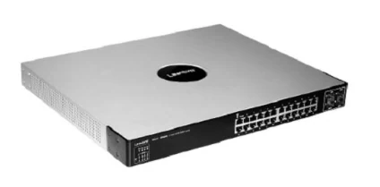 ภาพถ่ายสวิตช์ของบริษัท Linksys เป็นเครื่องโลหะทรงแบนสำหรับติดตั้งในตู้แร็ก ด้านหน้ามีช่องเสียบ RJ-45 เรียงเป็นสองแถวรวม 24 พอร์ต